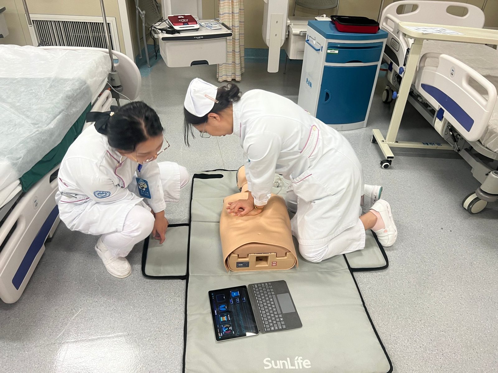 深圳大学总医院 · 病房床旁心肺复苏实操