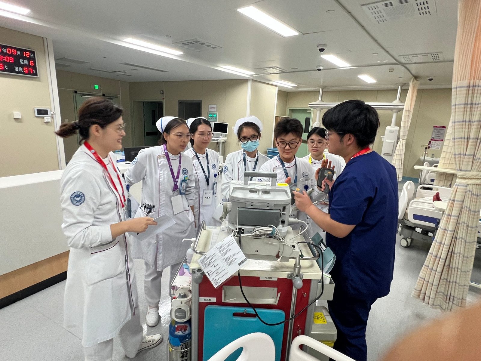 深圳大学总医院 · 除颤设备教学讲解
